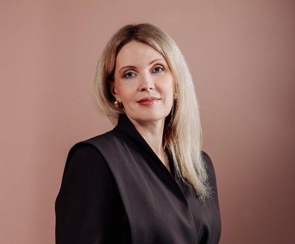 Елена Татарникова